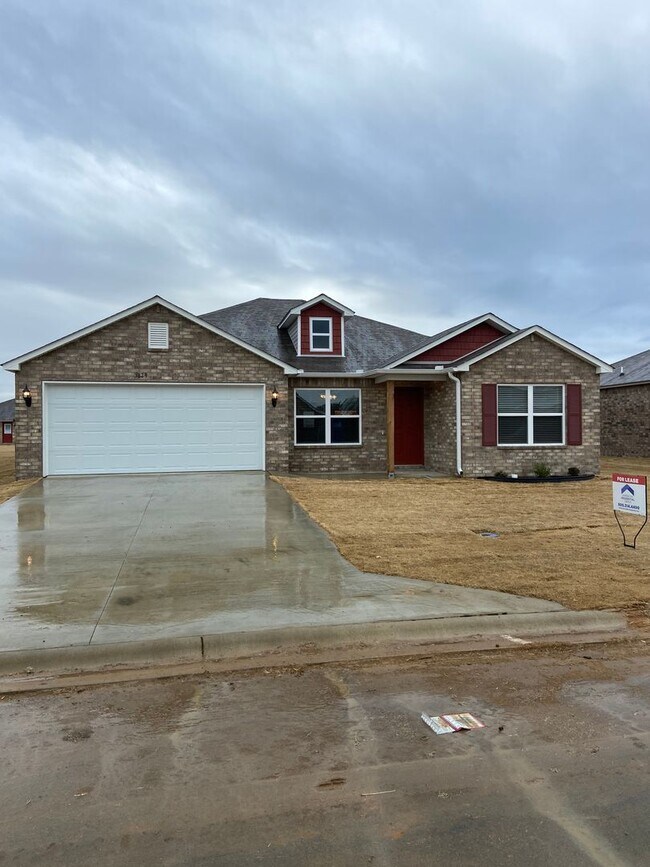 Building Photo - 3829 Travers Ln