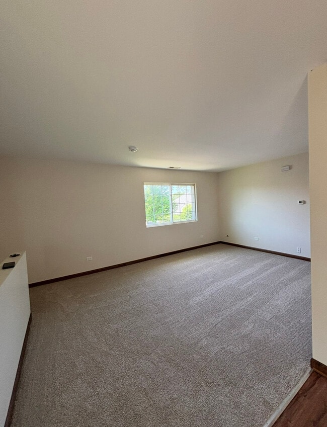 Building Photo - 2319 Aster Dr