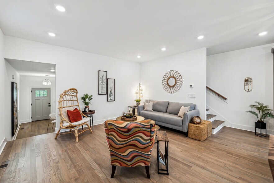 Building Photo - 2107 Chadwell Retreat Dr