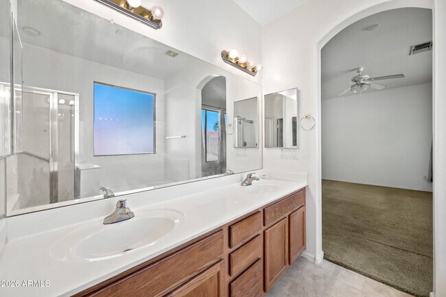 Building Photo - 10870 W Chase Ln