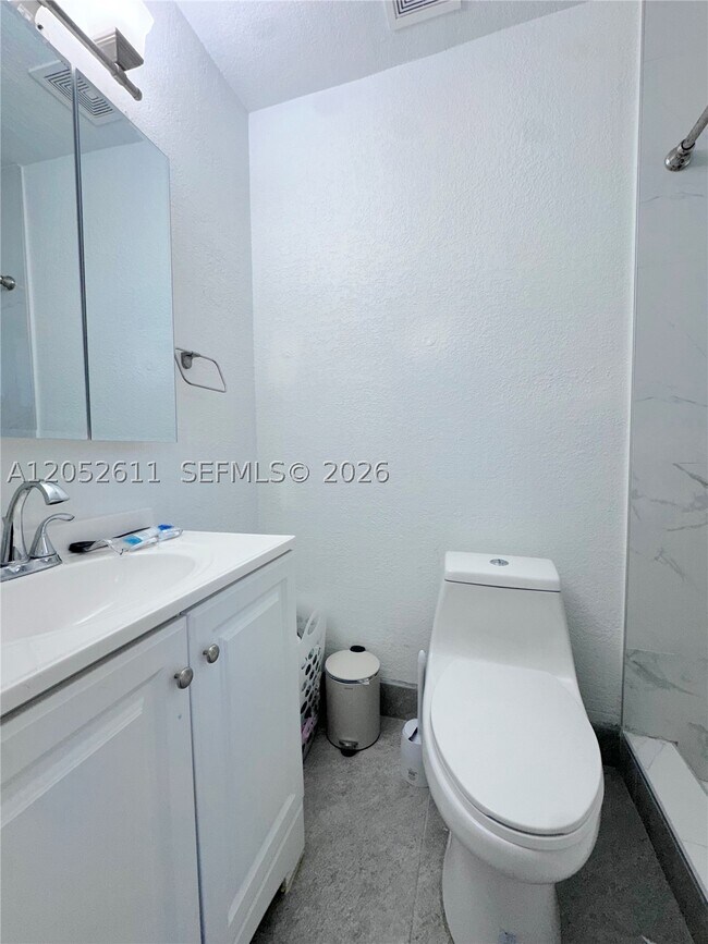 Building Photo - 8600 SW 67th Ave