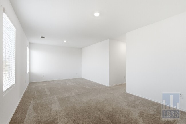 Building Photo - 2213 Cyclone Dr