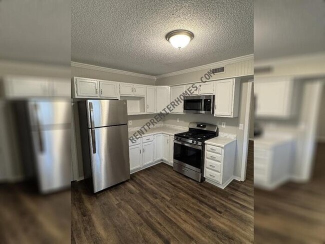 Building Photo - 2111 Pattywood Dr