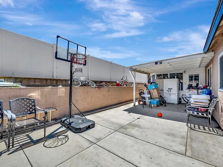 Building Photo - 3727 Byrd St