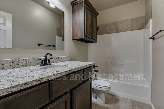 Building Photo - 1308 Garden Gate Dr