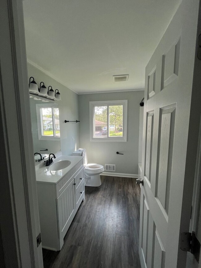Building Photo - 41 Capri Dr