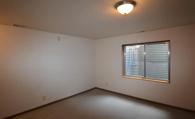 Building Photo - D20 Schools with Open Space Views!