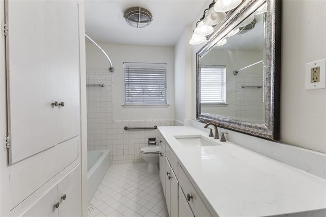 Building Photo - 10535 Chesterton Dr