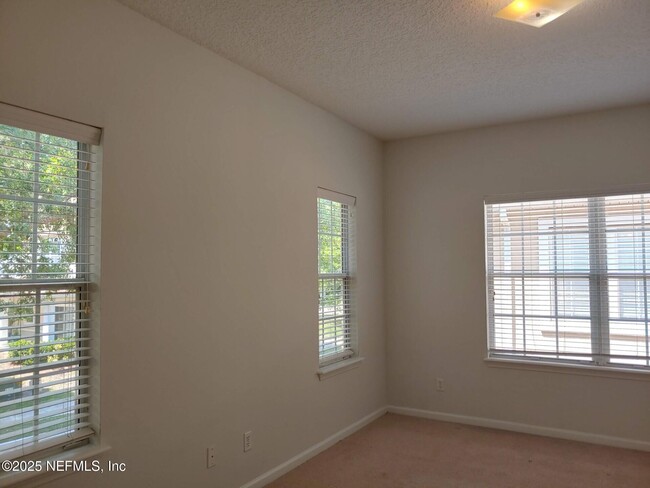 Building Photo - 1723 Forest Lake Cir W