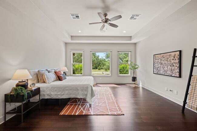 Building Photo - 3400 Tuscany Dr