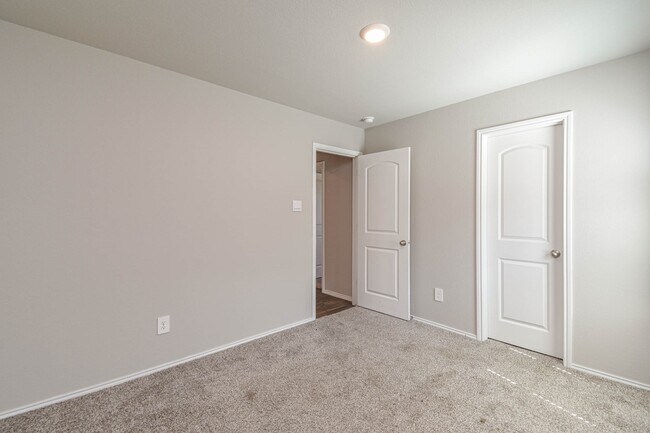 Building Photo - 21540 Rustic Elm Dr