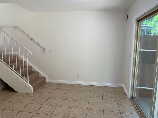 Building Photo - Charming Two-Story Home in Vista with Spac...