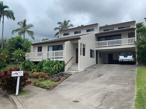 Building Photo - A 4 Bedroom, 2.5 Bathroom Spacious home in...
