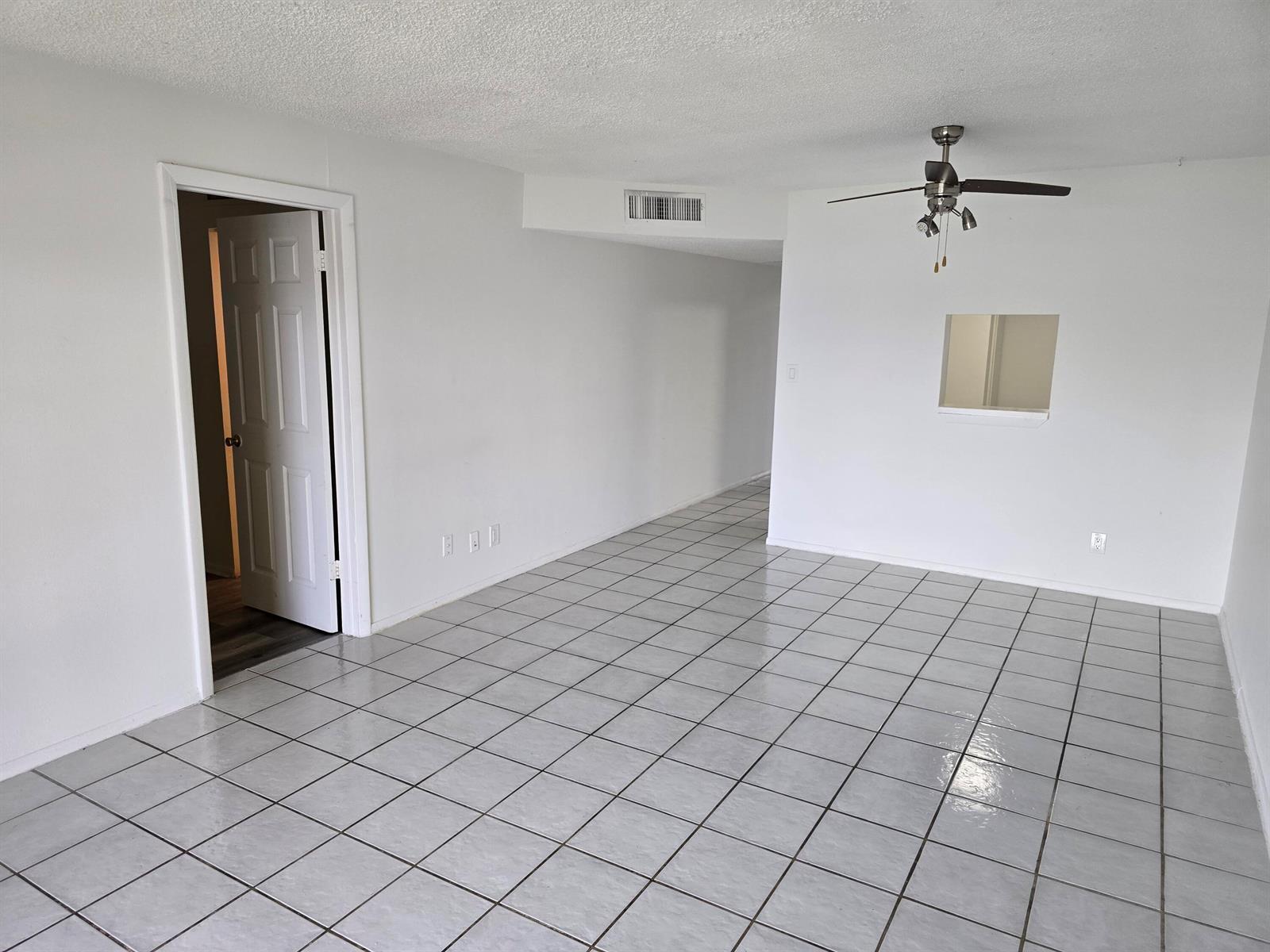 Building Photo - 8060 Colony Cir N