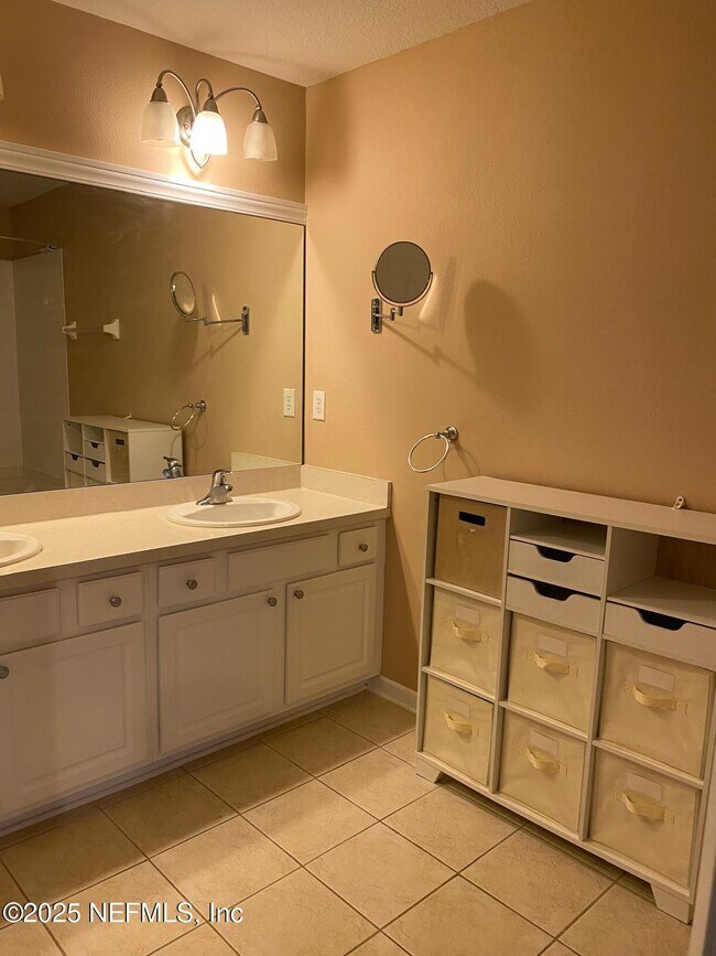 Building Photo - 4204 Crownwood Dr