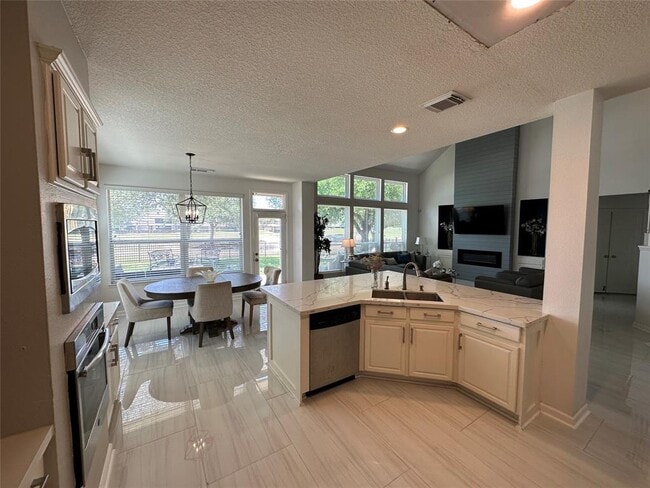 Building Photo - 16422 Red Crest Dr