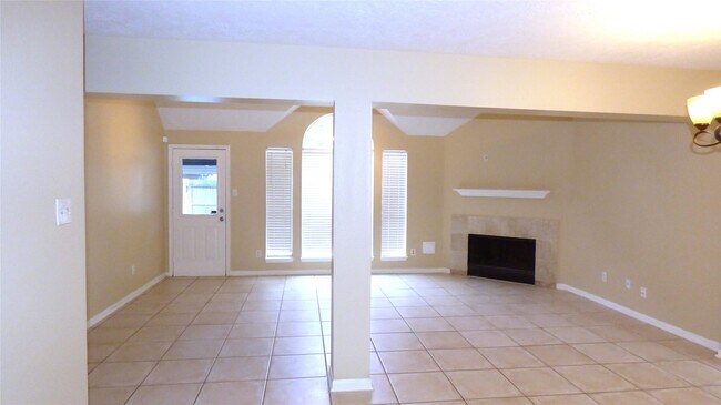 Building Photo - 14715 Cypress Green Dr