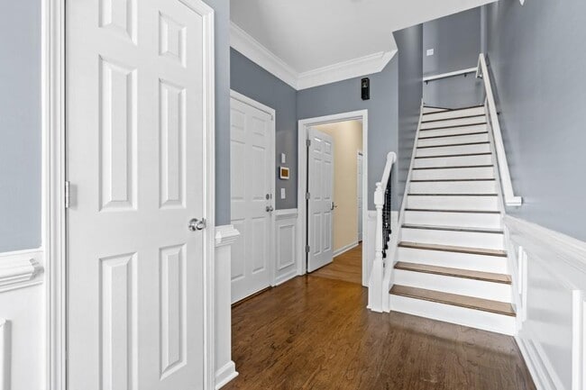 Building Photo - 2301 Marion Walk Dr SE