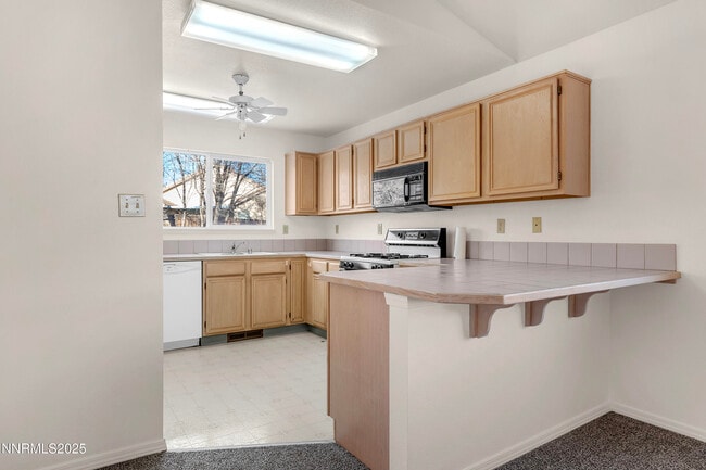 Building Photo - 135 Spring Ridge Dr