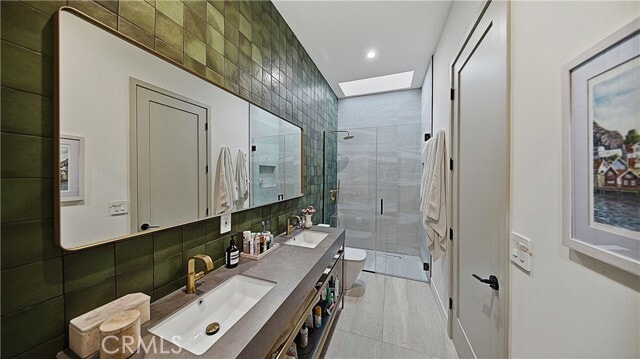 Building Photo - 8840 Ashcroft Ave