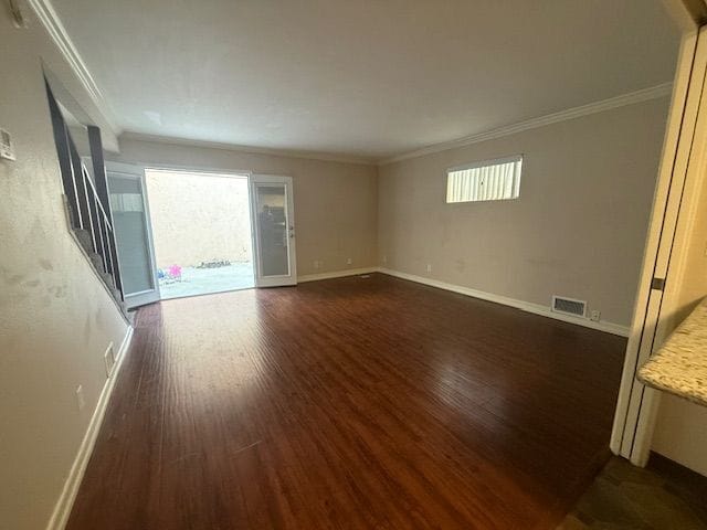 Building Photo - 706 E Avenue, Middle Unit