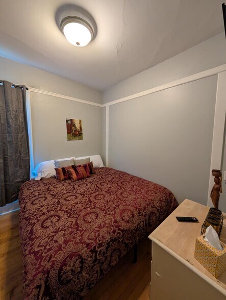 Building Photo - 2621 S Howell Ave