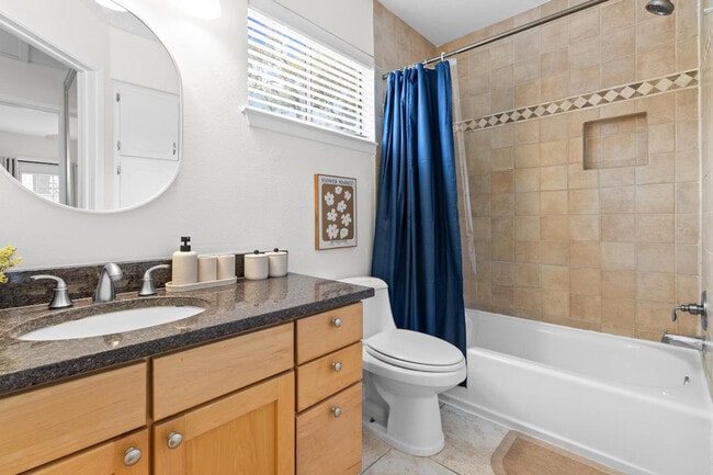 Building Photo - 708 S 1st St