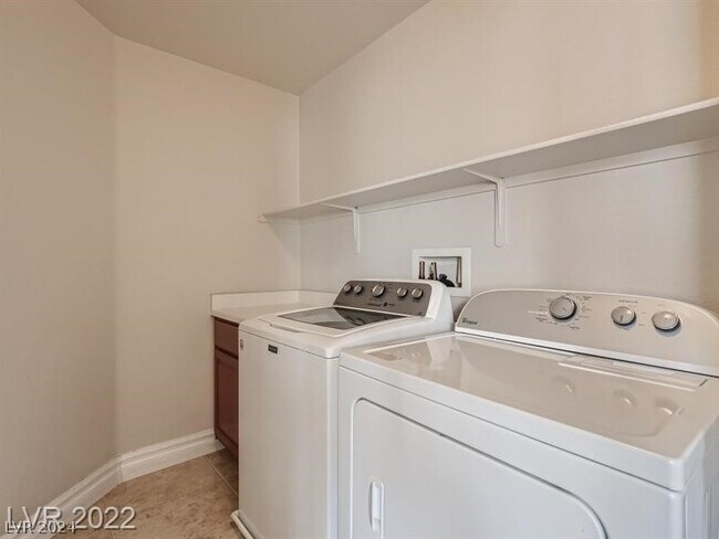 Building Photo - 1115 Aldenwood Ave