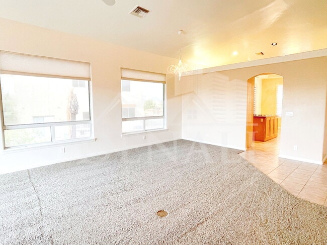 Building Photo - 16044 E Sunflower Dr