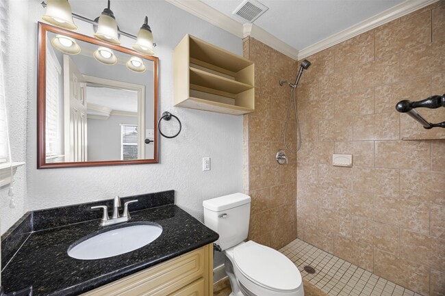 Building Photo - 5303 Heatherbrook Dr