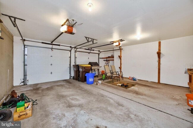Building Photo - 563 Gramercy Ln