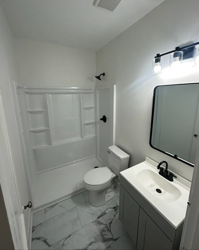 Building Photo - Fully Renovated 1-Bedroom Duplex in the Heart of Shandon – Minutes from USC & Fort Jackson! - 373...