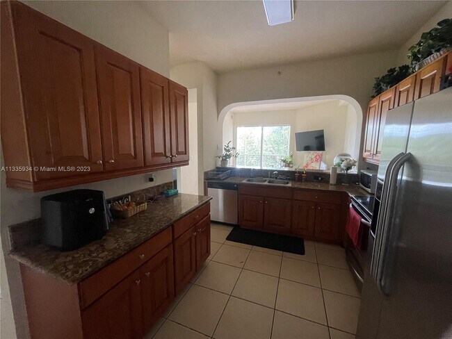 Building Photo - 3600 Oaks Clubhouse Dr