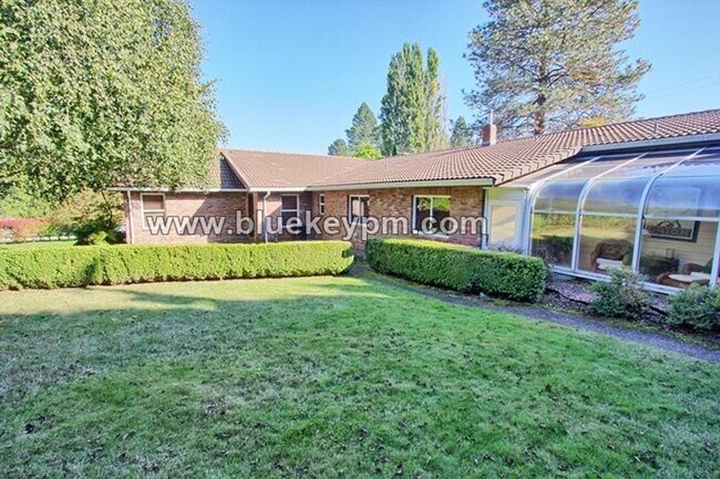Building Photo - 3 Bed, 2 Bath, 1 Acre Home in Ridgefield, WA