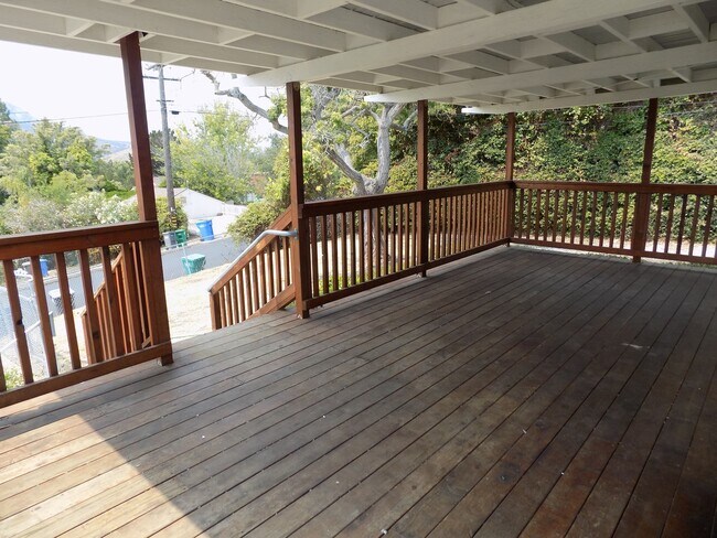 Building Photo - 221 Longview Ln