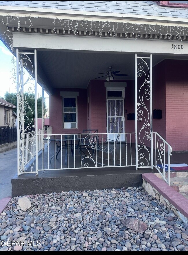 Building Photo - 1800 Montana Ave
