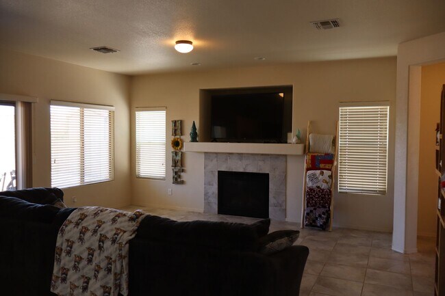 Building Photo - 5483 Waco Dr