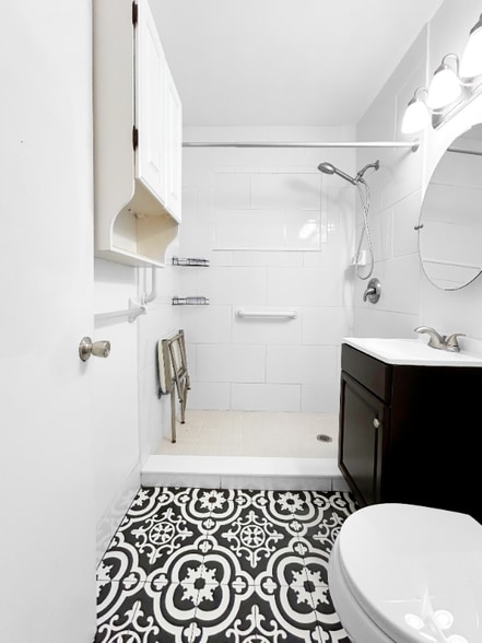 Building Photo - 8405 Aero Ave