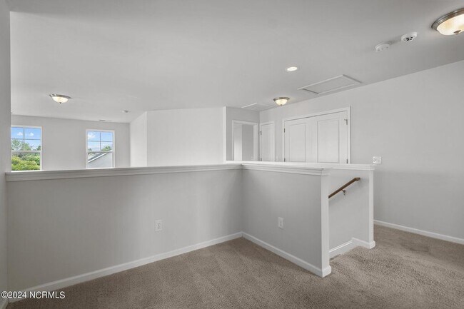 Building Photo - 7334 Chipley Dr