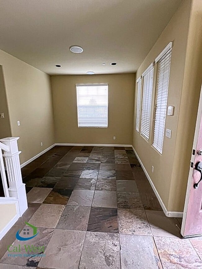 Building Photo - $3995 - 3 Bed/2.5 Bath Two Story Home in D...