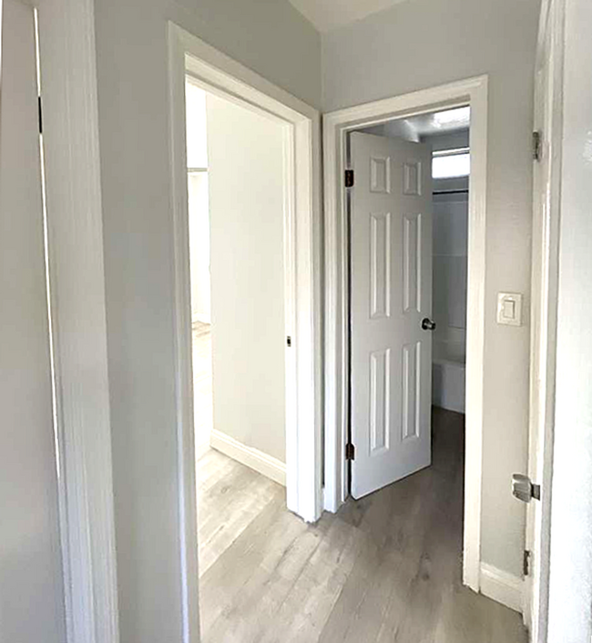 Building Photo - 1333 E 47th St