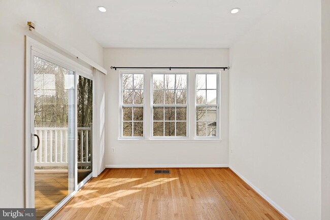 Building Photo - 9939 Fragrant Lilies Way