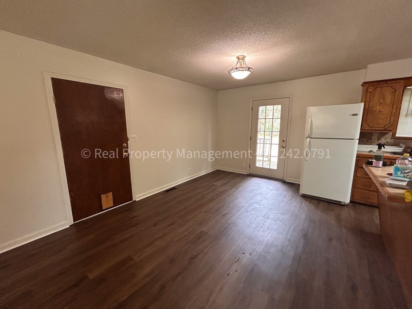 Building Photo - 526 E El Paso St