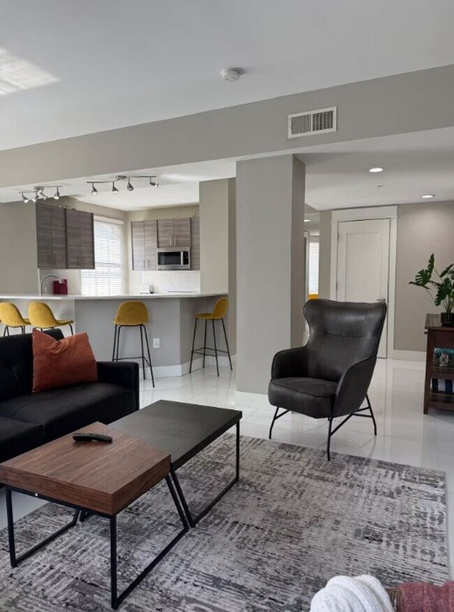 Building Photo - Beautiful Furnished 2-Bed, 2-Bath Condo in the Heart of Downtown Des Moines