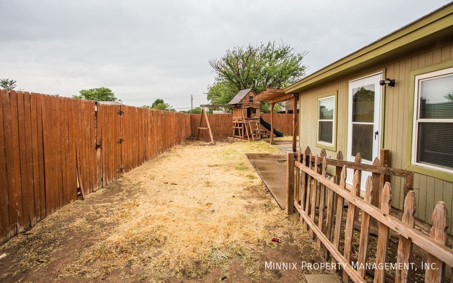 Building Photo - 5741 Duke St