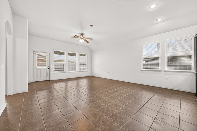 Building Photo - 24302 Bella Florence Dr