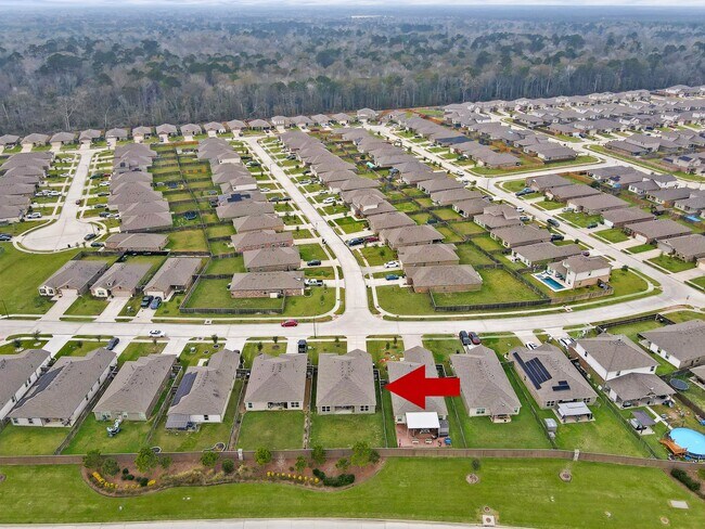 Building Photo - 15127 Willow Tree Ln