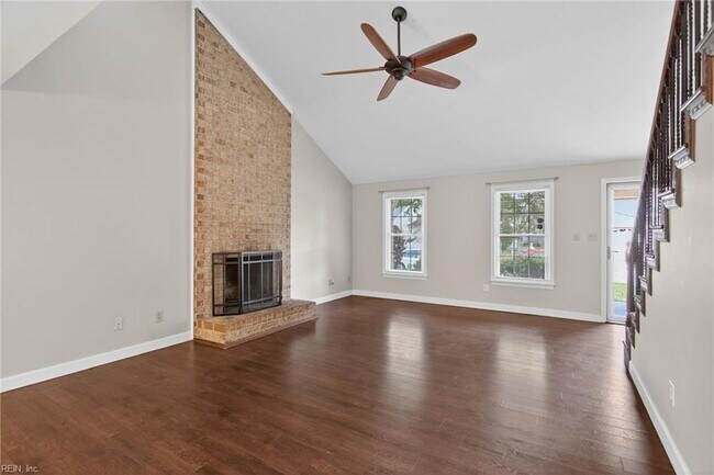 Building Photo - 5677 Rushmere Dr