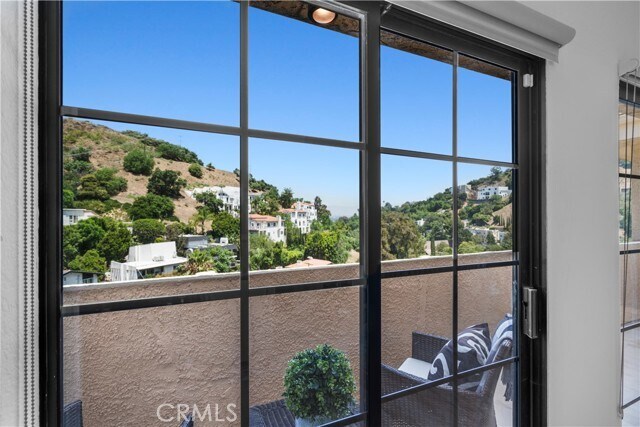 Building Photo - 3482 Coldwater Canyon Ave