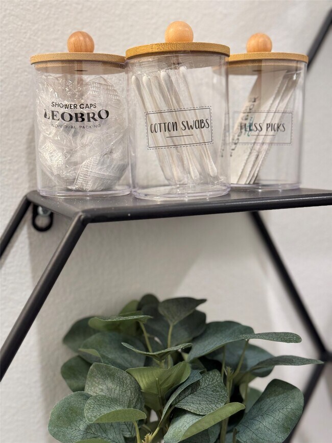 Building Photo - 4014 Hutchins St